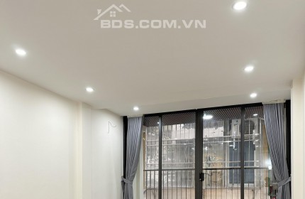 Nhà mới ở ngay HOÀNG CẦU - ĐỐNG ĐA - 62M2 X 4 TẦNG - HAI THOÁNG - Ô TÔ ĐỖ CỬA - 4 NGỦ - NHỈNH 9 TỶ